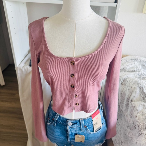 Women's Pink Button-Up Ribbed Top - Picture 2 of 2